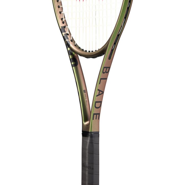 Wilson Blade 98 16x19 V8.0 (305g) Racket